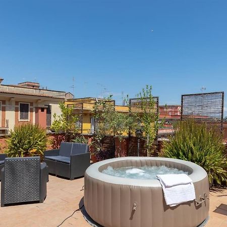 Penthouse With Jacuzzi On Private Terrace In Trastevere Rom Exteriör bild