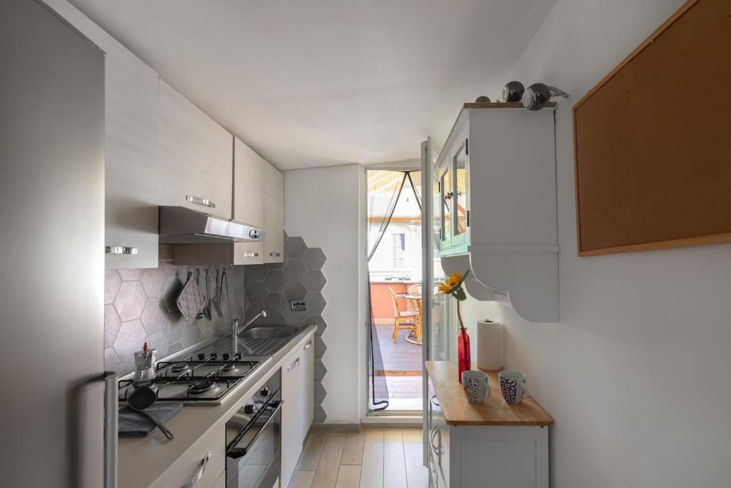 Penthouse With Jacuzzi On Private Terrace In Trastevere Rom Exteriör bild