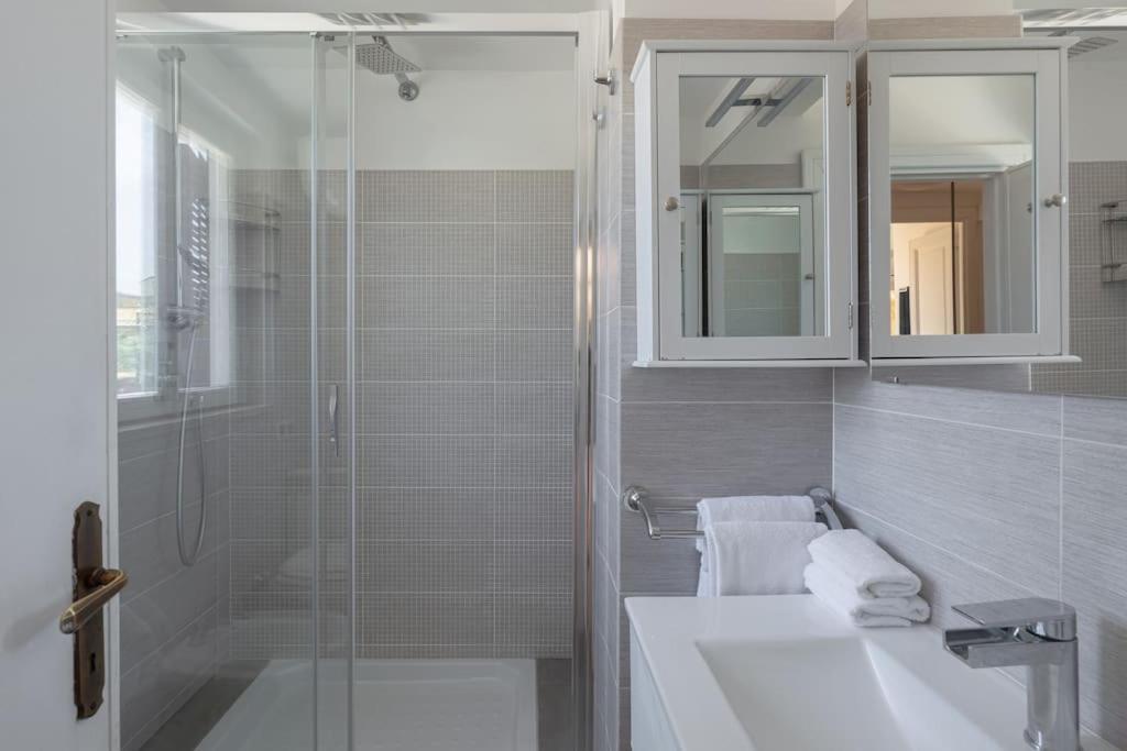 Penthouse With Jacuzzi On Private Terrace In Trastevere Rom Exteriör bild